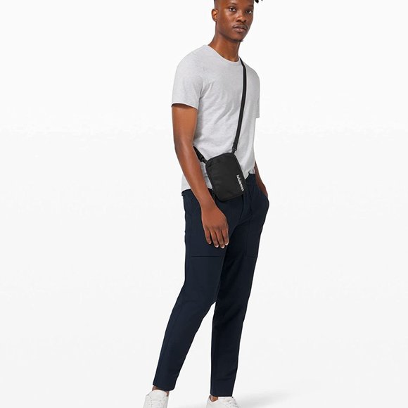 NEW lululemon athletic Access Crossbody Bag Fanny Pack Black White Logo Purse - Picture 3 of 8